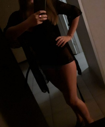 Я знаю, как сделать тебя счастливым и удовлетворить все твои желания. В моем арсенале множество возможностей для настоящего разврата и расслабления. 💋💦
Я красива и ухожена, с горячим телом, которое просто создано для любви и страсти. Мои услуги безупречны, я гарантирую полное удовлетворение. Эксперименты со мной обещают быть неповторимыми и запоминающимися. 😈💃
У меня множество прекрасных отзывов от довольных клиентов, которые называют меня самой лучшей индивидуалкой в Москве. Вот несколько из них:
- 8529, 27 лет